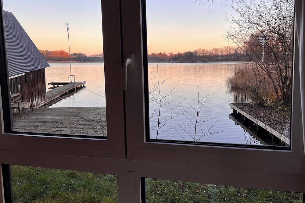 Gesamte Unterkunft direkt am See in Canow, Wustrow (Mecklenburgische Seenplatte)