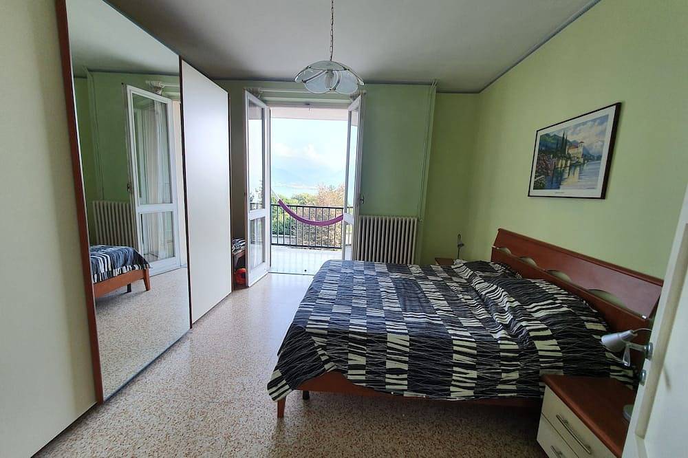 Ganze Wohnung, Auf dem See mit Blick auf den See und die Schweizer Alpen in Stresa, Comune di Stresa