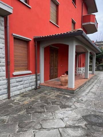 Gîte pour 4 personnes, avec vue et terrasse à Castiglione dei Pepoli