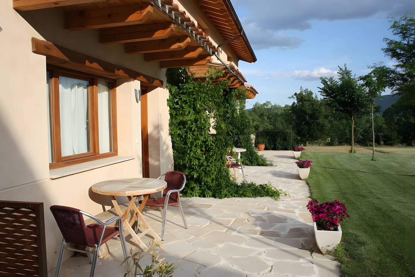 Casa Rural 'Villabamba 4' mit Bergblick, Gemeinschaftsterrasse und Wlan in Valdeavellano de Tera, Soria Provinz