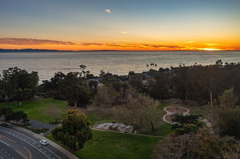 Lovely Lighthouse Way Near State St, Beach and Parks On The Mesa. in Santa Barbara, Santa Barbara County