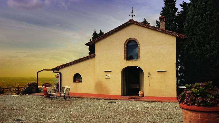 Agriturismo per 7 persone, con piscina e giardino nonché idromassaggio in Montelupo Fiorentino