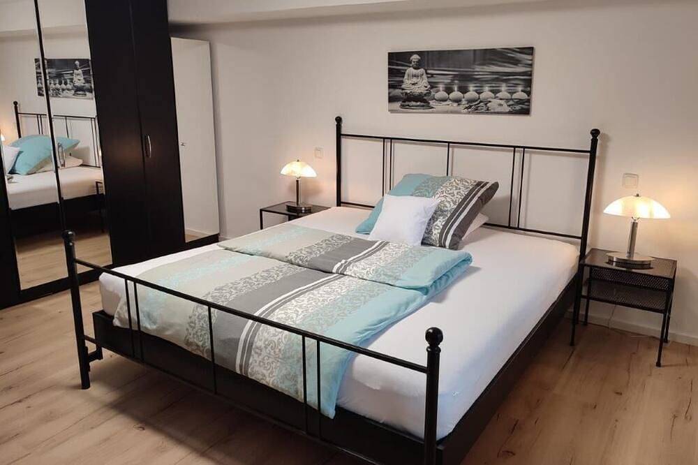 Ganze Wohnung, Ferienwohnung (100qm) mit Terrasse in Hohenthann, Ostbayern