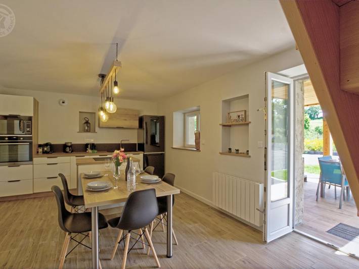Acogedor apartamento con terraza y jacuzzi in Pouilly-lès-Feurs, Montbrison