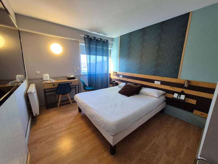 Hôtel pour 2 personnes, avec balcon et jardin à Ussel - 2