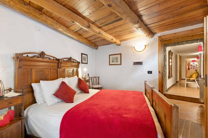 Zimmer für 3 Personen, mit Balkon im Aostatal