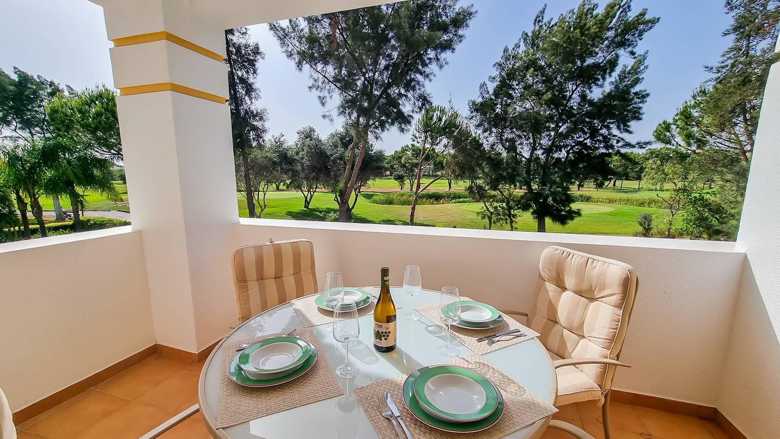 Ganze Wohnung, Apartment 'Golfview' mit Gemeinschaftspool, Wlan und Klimaanlage in Quarteira, Faro Distrikt