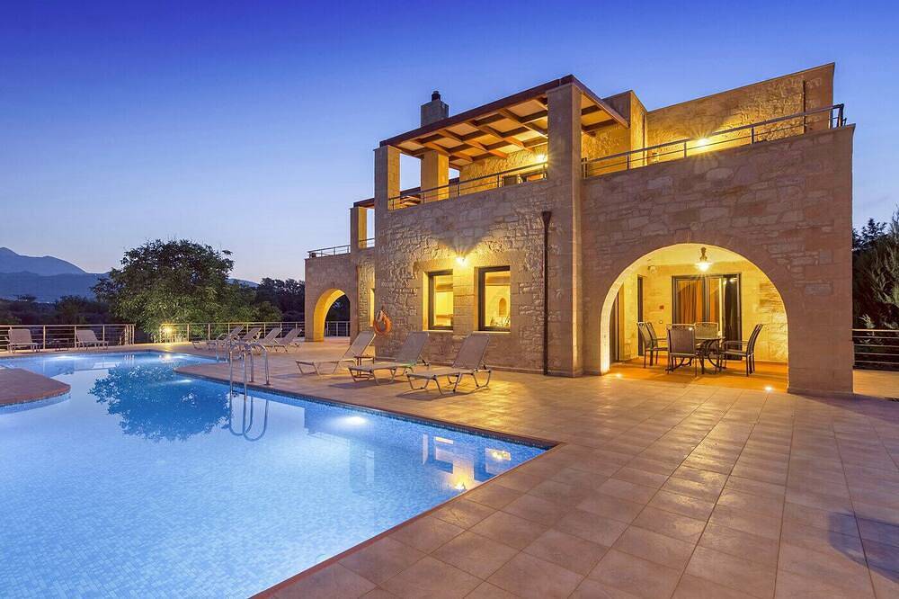 3' to Sandy Beach / Huge Private Pool / 6-Bedroom Family Villa in Armeni, Chania und Umgebung