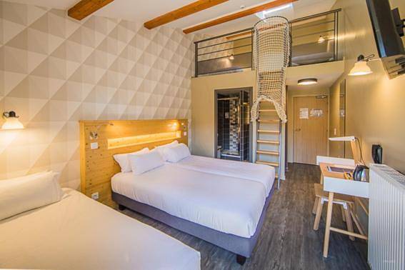 Hôtel pour 5 personnes, avec jardin et vue à Saint-Genès-Champanelle - 2