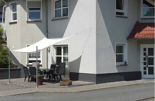 Ganze Ferienwohnung, 2-Bett-Ferienwohnung Dachgeschoss, Balkon in Dreis-Brück, Vulkaneifel