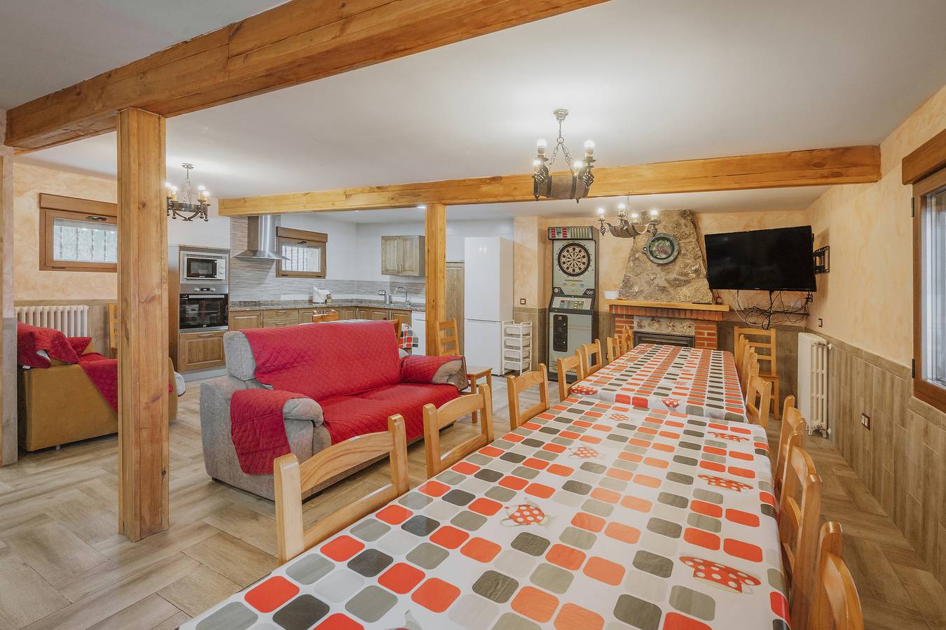 Ferienhaus 'El Encuentro Del Duraton' mit Bergblick, privatem Pool und Wi-Fi in Castro de Fuentidueña, Segovia Provinz