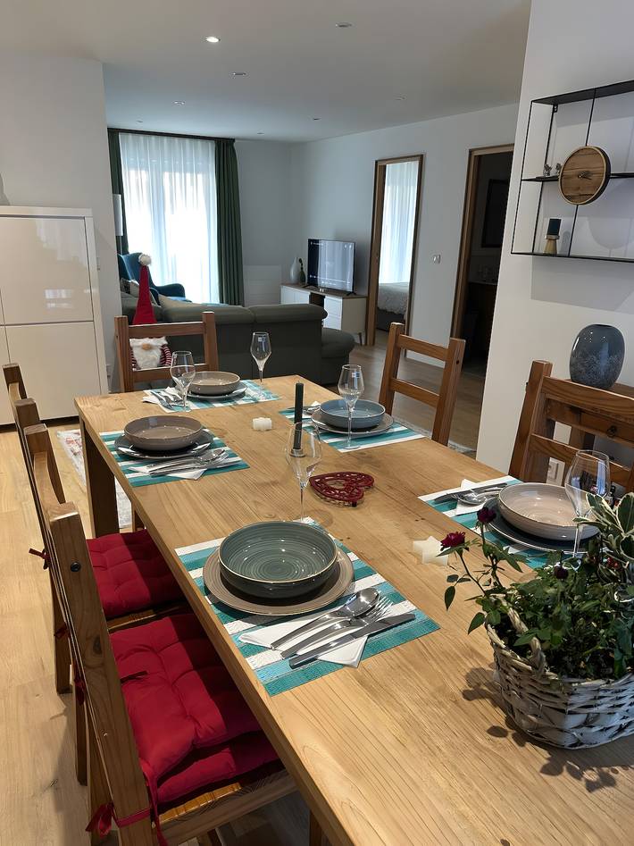 Gîte pour 8 personnes, avec jardin, animaux acceptés dans Les Trois Vallées - 4