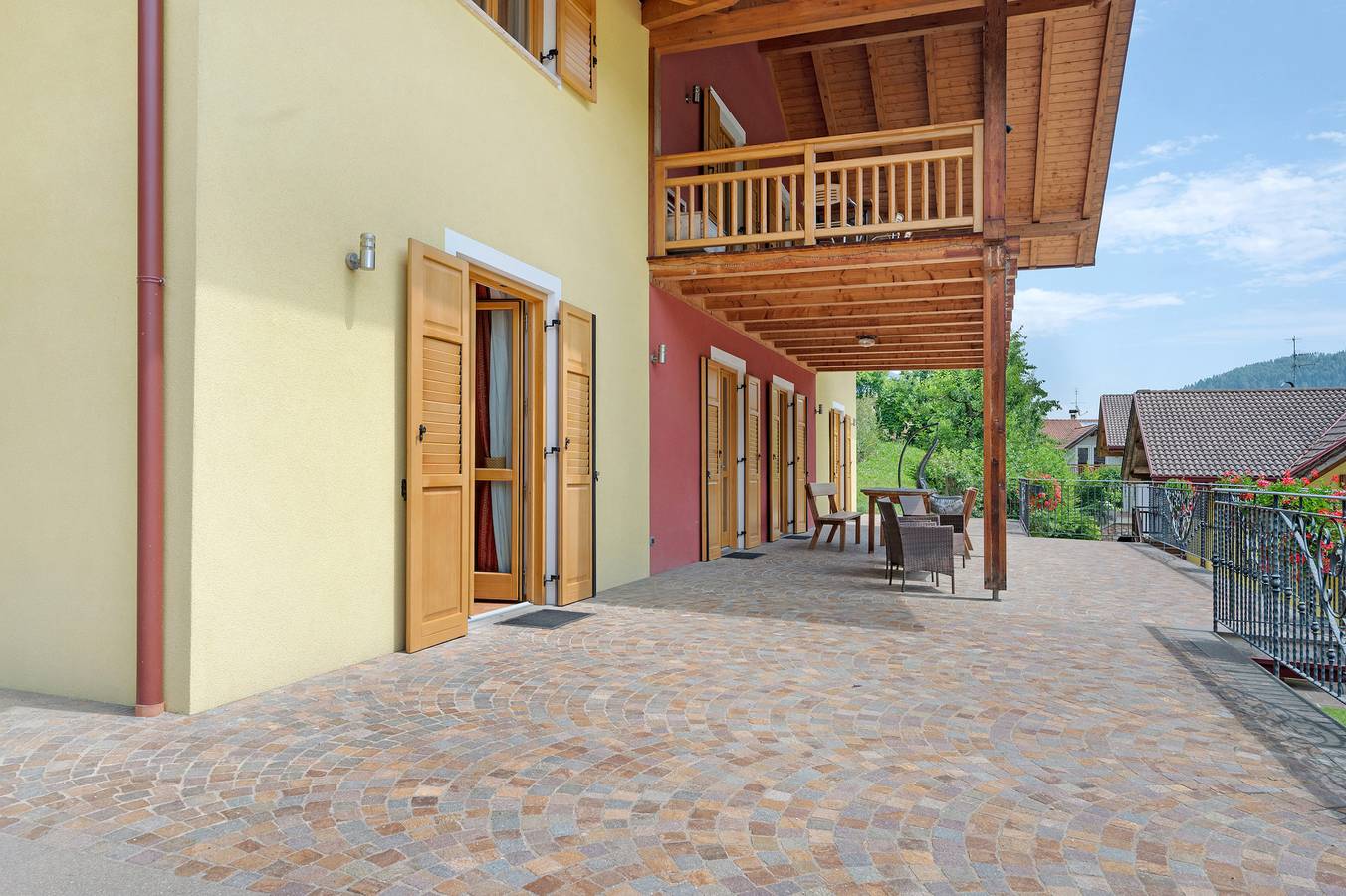 Ganze Wohnung, Ferienwohnung 'Stanza 1' mit Bergblick, privater Terrasse und Wi-Fi in Bozzana, Caldes