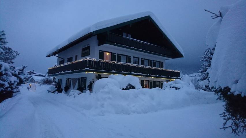 Pension, mit Balkon und Terrasse sowie Garten