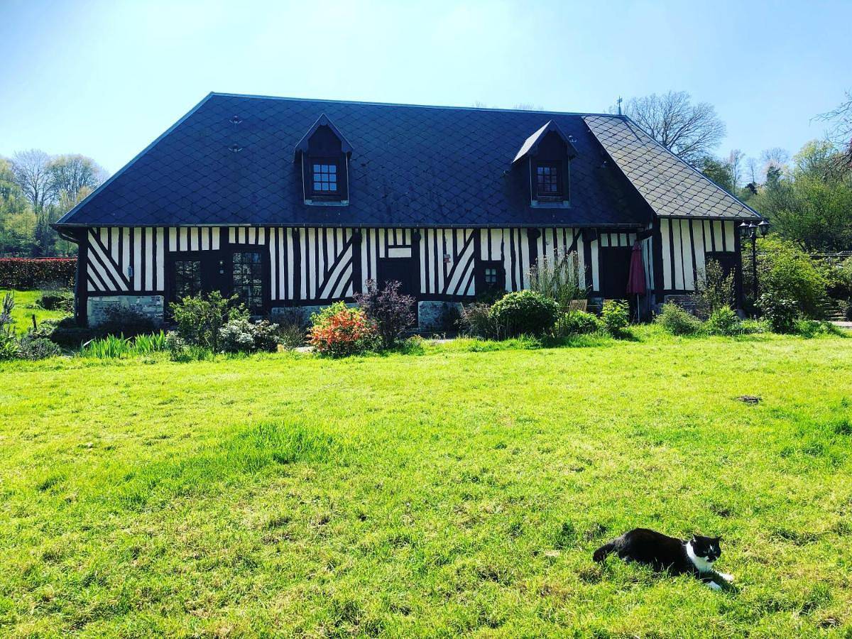 Large Double Room in Saint-Pierre-en-Pays-d'Auge, Région de Lisieux