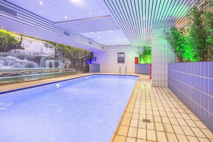 Hôtel pour 8 personnes, avec piscine - 1