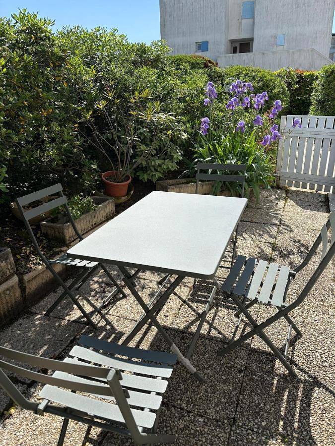 Gîte pour 4 personnes, avec Terrasse et Jardin dans Plage du Chay - 3