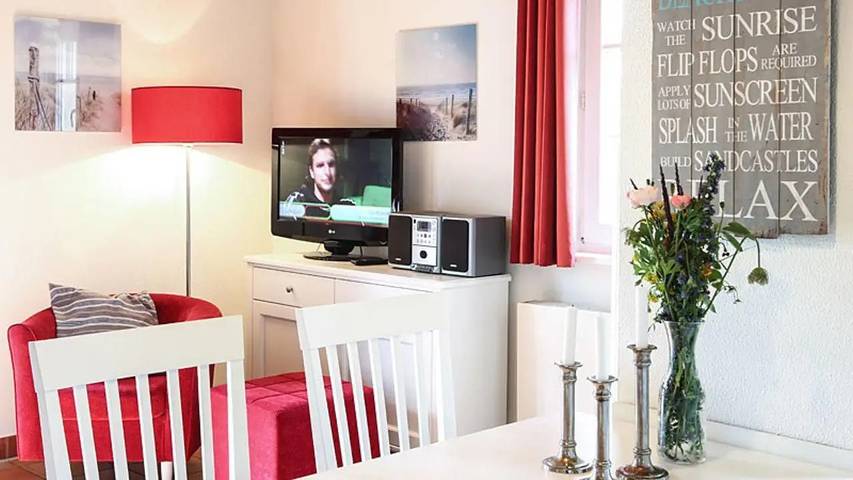 Ferienhaus für 6 Personen, mit Terrasse und Garten in Nienhagen - 4