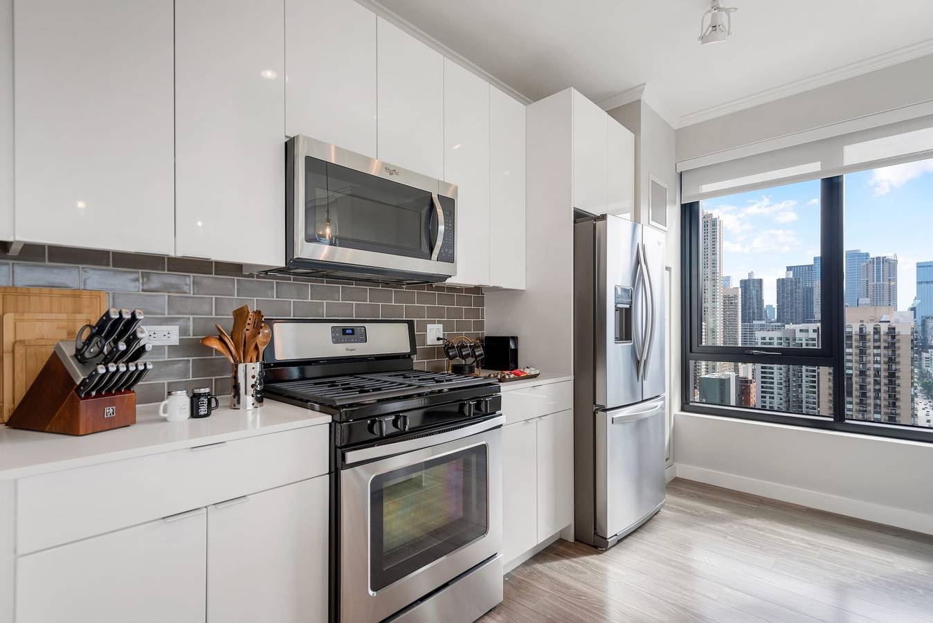 Apartamento entero, River North 2Br Balcony Walk to Mag Mile Pool in Chicago, Condado de Cook