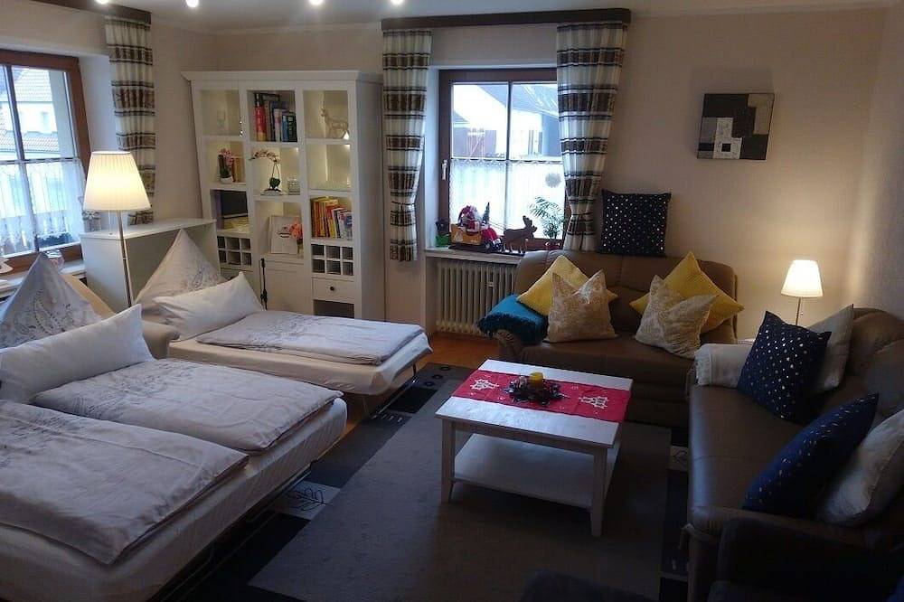 Ganze Wohnung, Große Fewo-eigener Hauseingang - Sommer-Hofgarten in Ehingen a.Ries, Bayerisch Schwaben