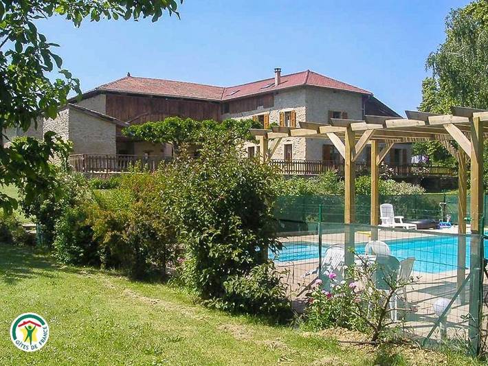 Maison d’hôte pour 2 personnes, avec Terrasse et Jacuzzi ainsi que Jardin et Piscine à Parnans