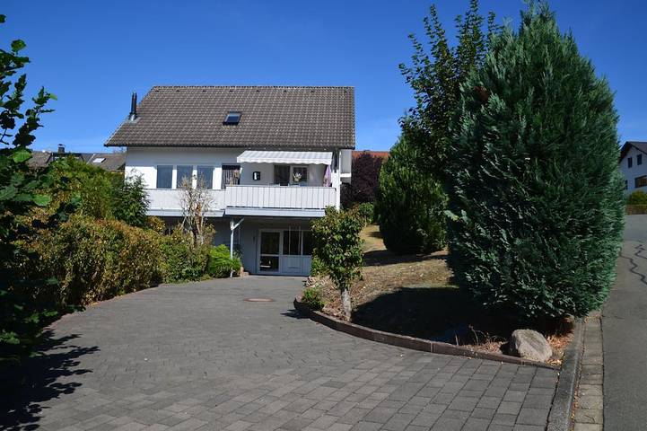 Ferienhaus für 13 Personen, mit Balkon und Garten in Battenberg