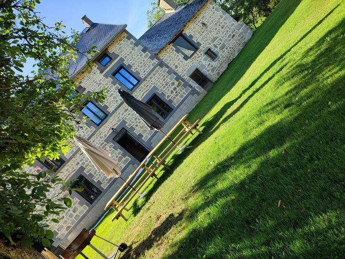 Location de vacances pour 14 personnes, avec Jardin à Giat