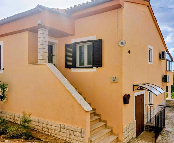 Ferienwohnung für 5 Personen, mit Balkon und Terrasse sowie Ausblick