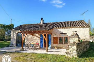 Gîte pour 4 personnes, avec jardin à Lalbenque