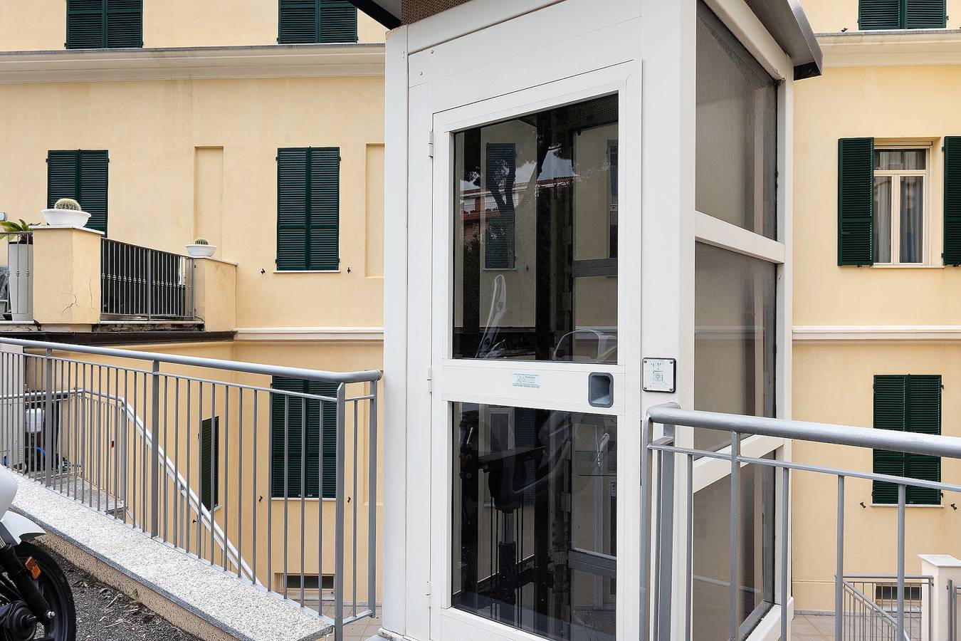 Holiday Home 'Appartamento A7' with Private Terrace and Air Conditioning in San Remo, Sanremo Municipality