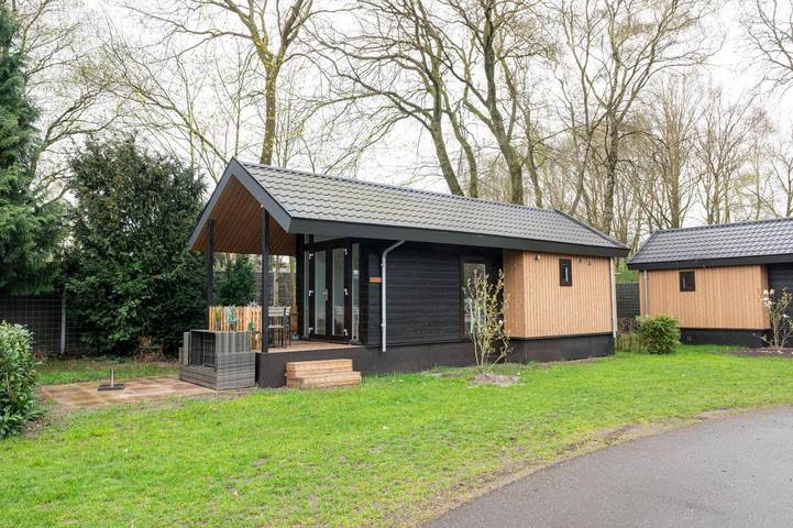 Chalet voor 5 personen, with Terras and Tuin as well as Zwembad in Harderwijk
