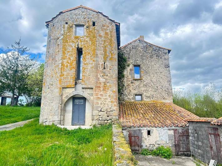 Location de vacances pour 10 personnes, avec jardin à Chiché (Deux-Sèvres)