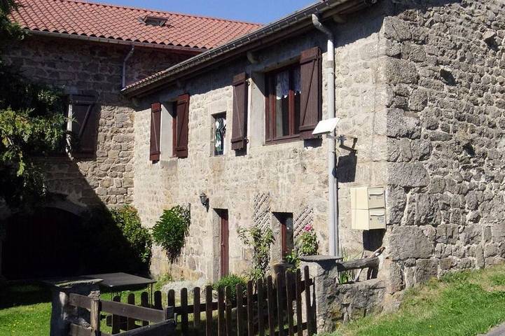 Gîte pour 4 personnes, avec Terrasse et Jardin