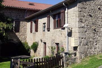 Gîte pour 4 personnes, avec jardin à Marlhes