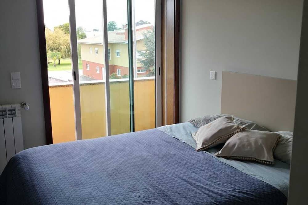 Apartamento entero, Apartment with view and pool access 900 meters from the beach in Furadouro, Ovar