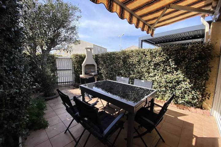 Villa pour 6 personnes, avec terrasse et piscine - 1