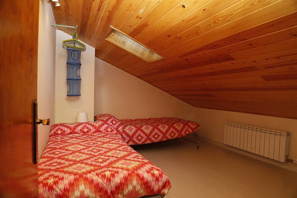 Apartamento entero, Apartamentos con piscina en el pre-pirineo in Torres del Obispo, Graus