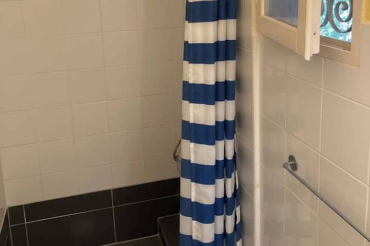 Gîte pour 4 personnes, avec piscine et terrasse dans Cassy - 4