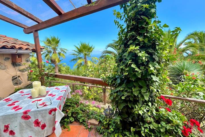 Casa rural para 2 personas, con jardín y vistas, Se admiten mascotas en Icod de los Vinos