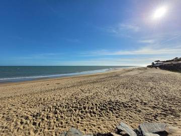 Gîte pour 6 personnes, avec terrasse dans Plage de la Grière