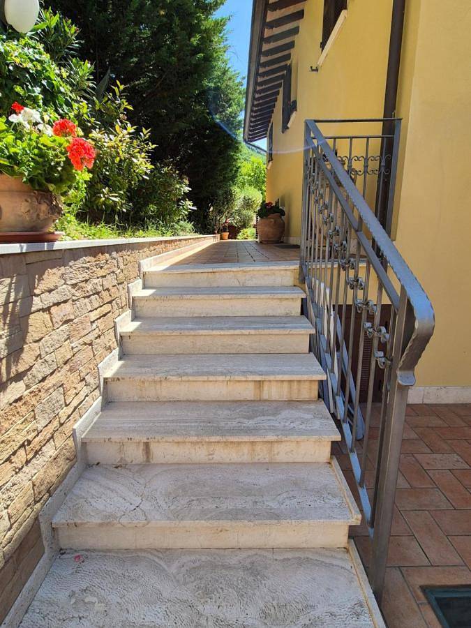 Chambre d’hôte pour 3 personnes, avec piscine ainsi que terrasse et jardin à Assise - 3