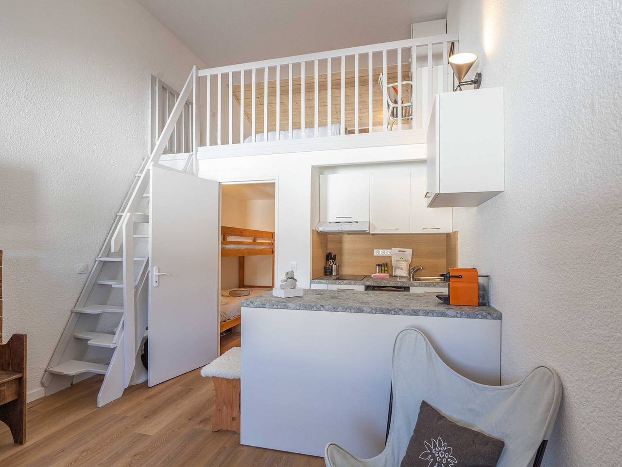 Ganze Wohnung, Studio mit direkter Ski-Rückkehr und Balkonaussicht in L'Alpe d'Huez, Nationalpark Écrins