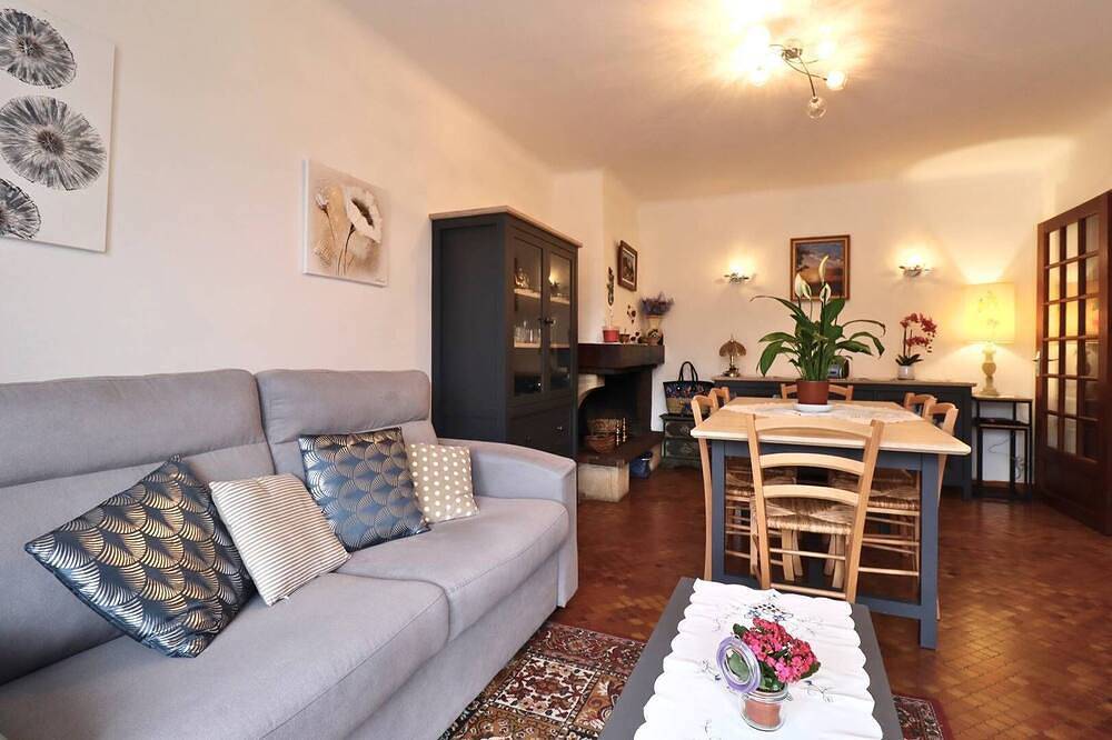 Entire apartment, Beau T2 Avec Terrasse Garage Et Vue Degagee A Vernet Les Bains in Vernet-les-Bains, Parc naturel régional des Pyrénées catalanes