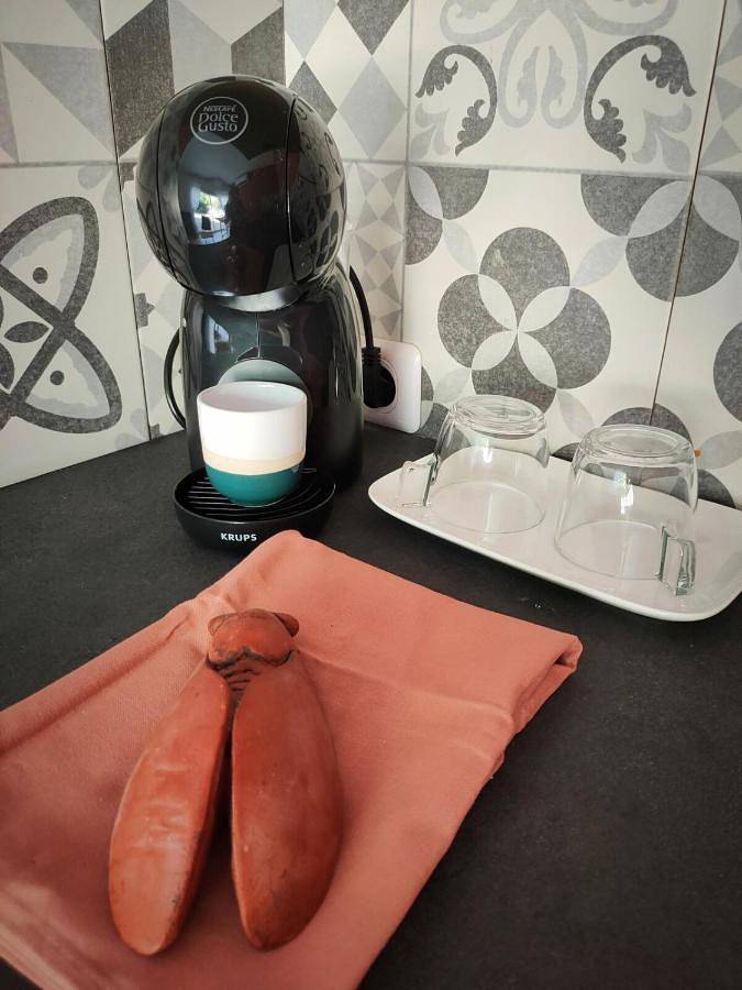 Appartement entier, One-Bedroom Apartment in Pujaut, Région de Nîmes