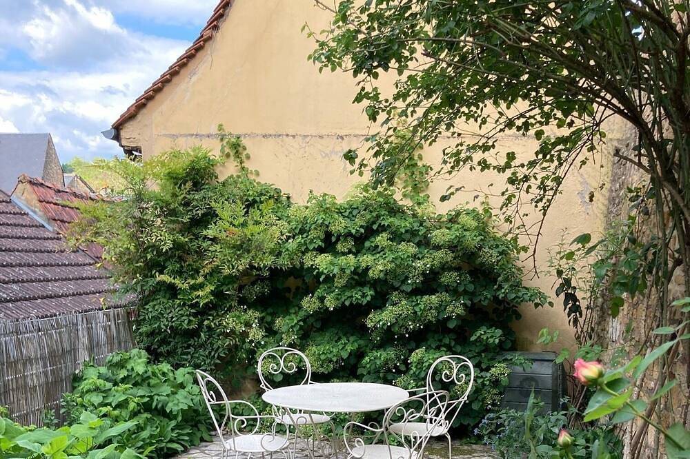 Maison avec terrasse ombragée au coeur du centre ville in Sarlat-la-Canéda, Périgord Noir