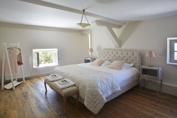 Location de vacances pour 14 personnes, avec jardin à Rully - 2