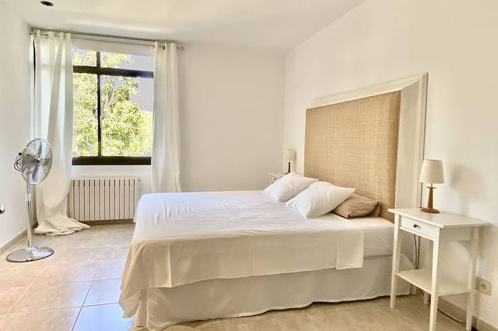Large house with private pool and garden n Begur for 12 guests in sa Tuna, Begur