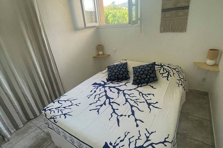 Ganze Wohnung, Studio Figari, au Calme Avec Magnifique vue sur la Montagne et les Vignes in Figari, Sartène und Umgebung