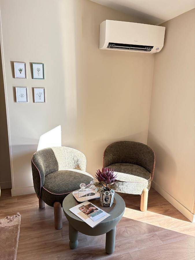 Location de vacances pour 2 personnes, avec jardin et piscine ainsi que vue et terrasse à Vérac - 4