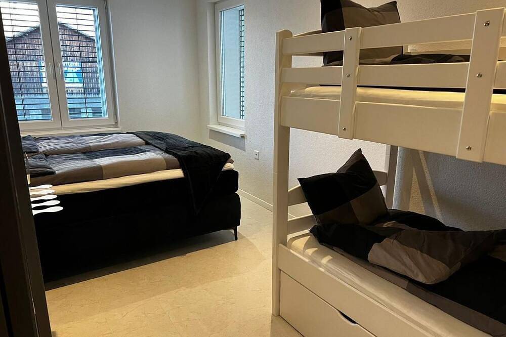 Ganze Wohnung, Mit eigener Terrasse in Quarten, Churer Rheintal